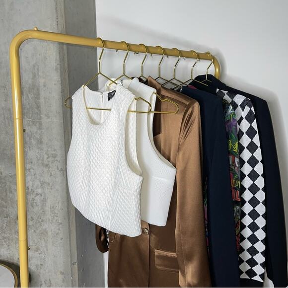 New Express White Honeycomb Mesh Sleeveless Cutout Crop Top - Picture 6 of 11